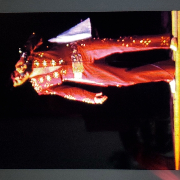 Elvis Presley In His 1972 Red Jumpsuit Keepsake Holiday Christmas Tree O… - Picture 11 of 11